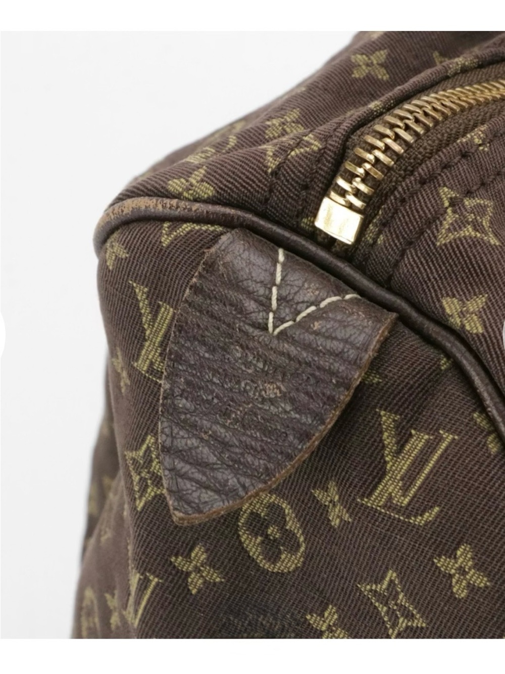 Louis Vuitton Speedy 30 in Monogram
Mini Lin Canvas Jacquard with Leather Trim - Picture 6 of 11